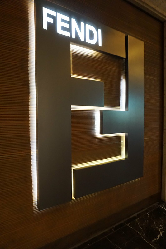 fendi logo